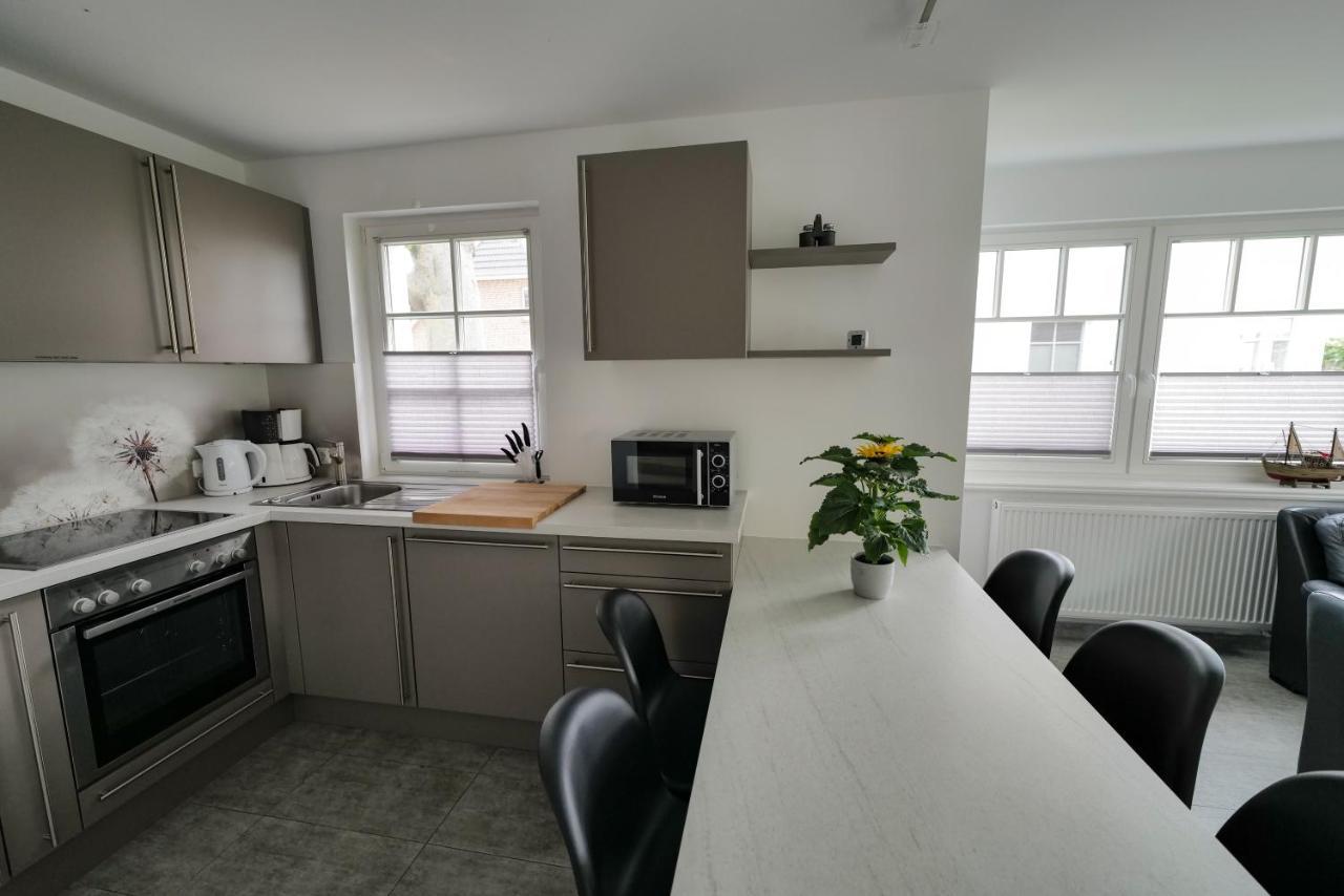 Ostseelagune Zingst, Exklusive Dhh, Strandnah, Sauna, Kamin, 3 Sz, 2 Baeder, Glasfaser, Haustierfrei, Garten Mit Suedterrasse, E-Ladesaeule, 2 Stellplaetze, Strandkorb, Fahrradschuppen, Waschmaschine, Trockner, Nichtraucher Extérieur photo