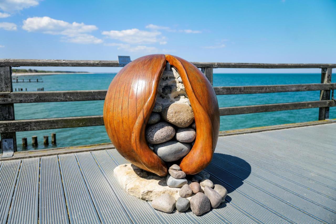 Ostseelagune Zingst, Exklusive Dhh, Strandnah, Sauna, Kamin, 3 Sz, 2 Baeder, Glasfaser, Haustierfrei, Garten Mit Suedterrasse, E-Ladesaeule, 2 Stellplaetze, Strandkorb, Fahrradschuppen, Waschmaschine, Trockner, Nichtraucher Extérieur photo